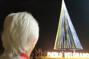 Pueblo Belgrano enciende la temporada turística con triple festejo