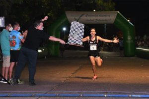 Julián Molina es el ganador del Maratón de Reyes 2022