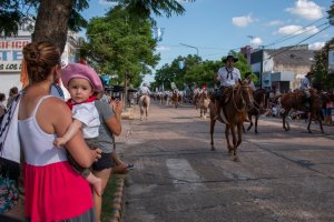 Una multitud respaldó la 31° Fiesta Provincial del Caballo en Urdinarrain