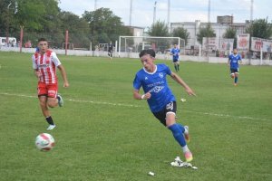 Deportivo Urdinarrain ganó en la Supercopa y empataron Central Larroque y Juventud