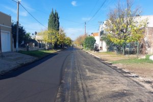Se realiza la pavimentación en calle San Vicente de Paul